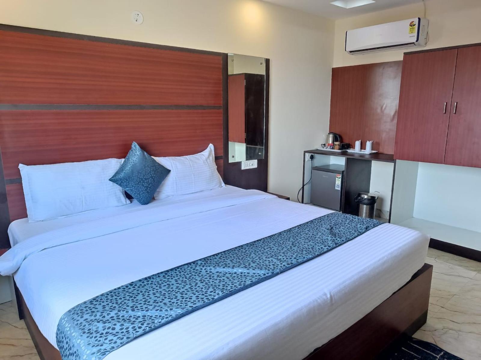 Mom Hotel - Unit Of Mom Hotel 普里 外观 照片