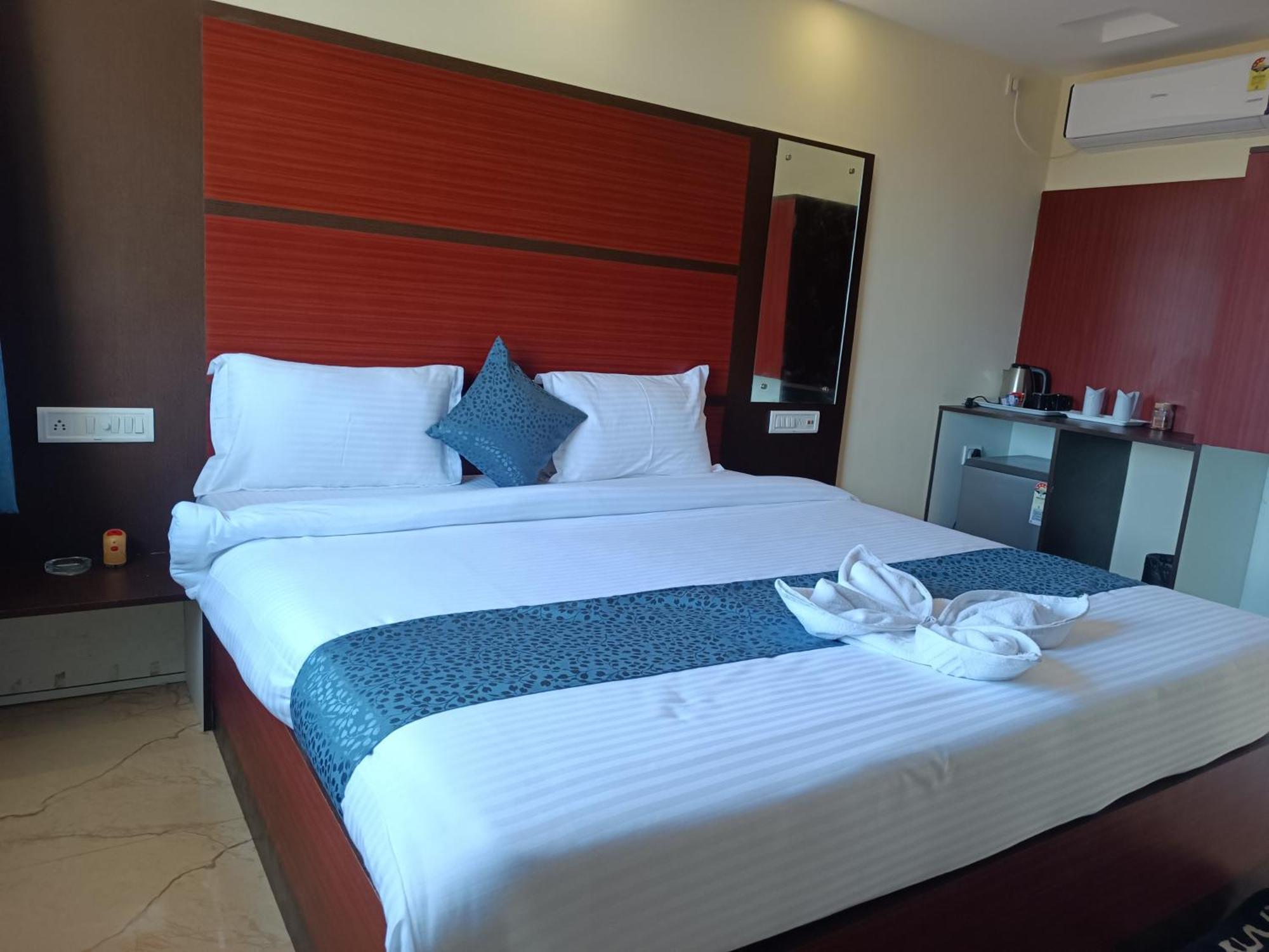 Mom Hotel - Unit Of Mom Hotel 普里 外观 照片