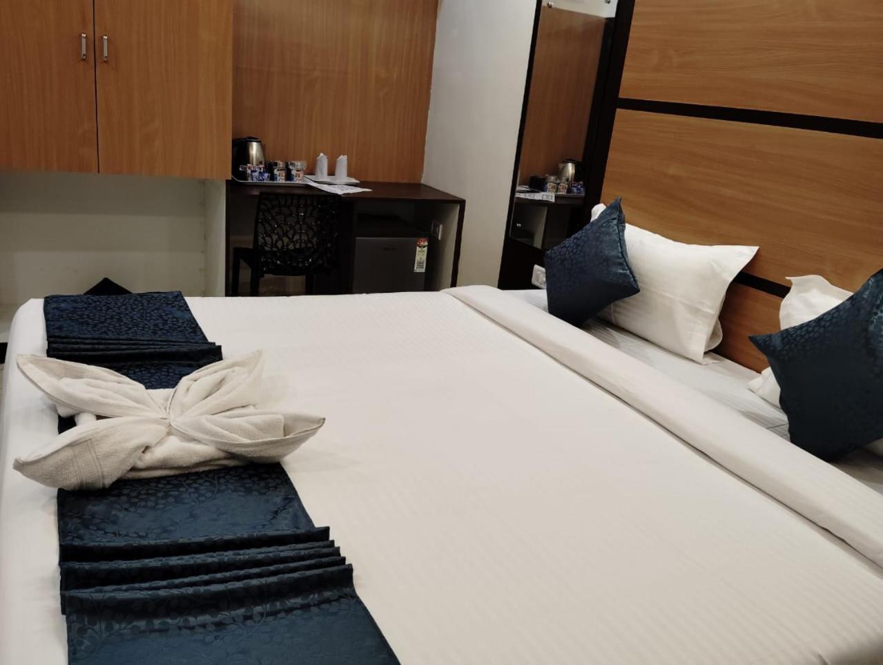 Mom Hotel - Unit Of Mom Hotel 普里 外观 照片
